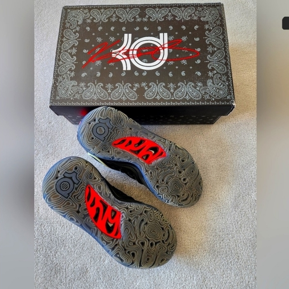 Kevin Durant 15 'Beginnings' - Picture 3 of 4